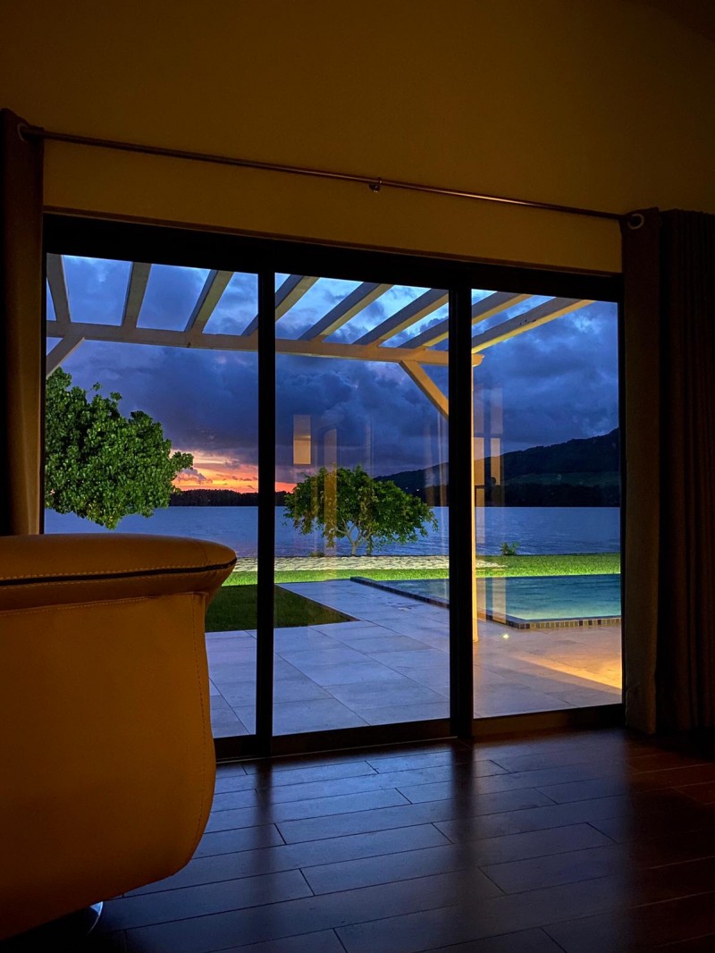 Sumptuous villa for sale in Vieux Grand Port — image 2