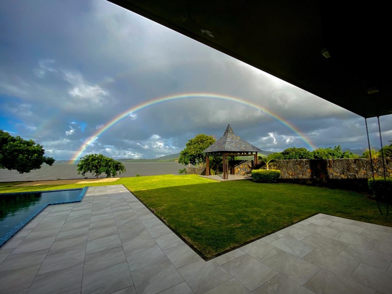Sumptuous villa for sale in Vieux Grand Port — image 3