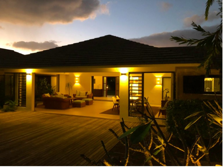Outstanding villa in Tamarin — image 4