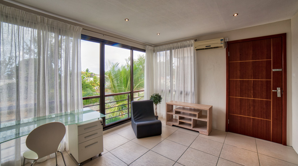4 BEDROOM PENTHOUSE FOR SALE - WEST OF MAURITIUS — image 7