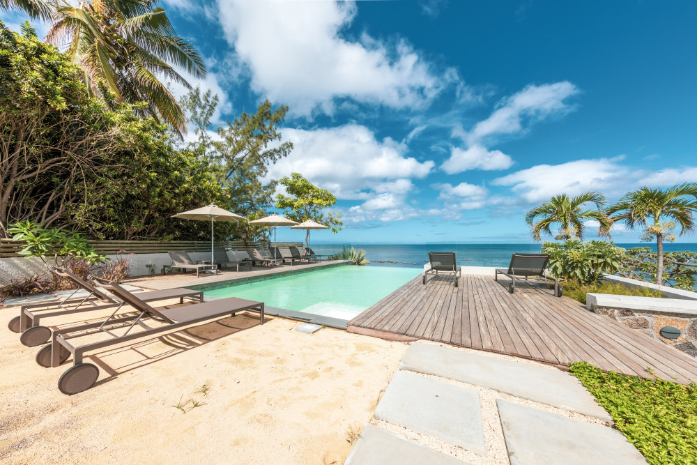 Beachfront 3-Bedroom Apartment with Beach & Mountain Views – West Coast Mauritius — image 12