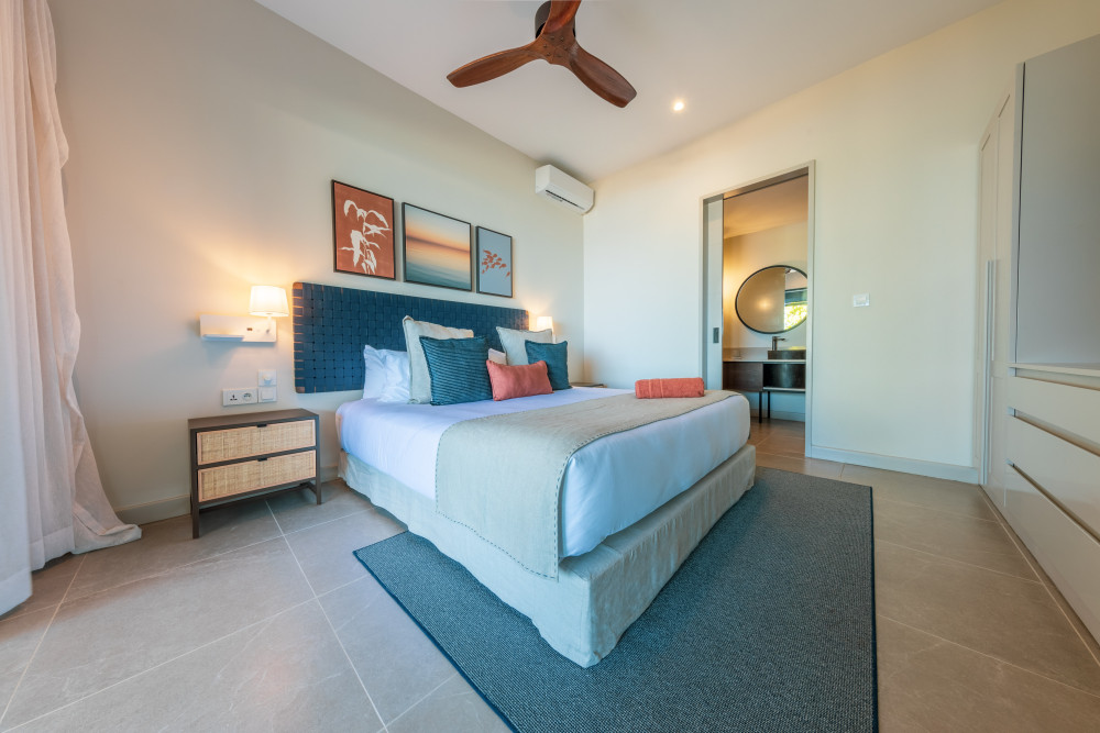 Beachfront 3-Bedroom Apartment with Beach & Mountain Views – West Coast Mauritius — image 2