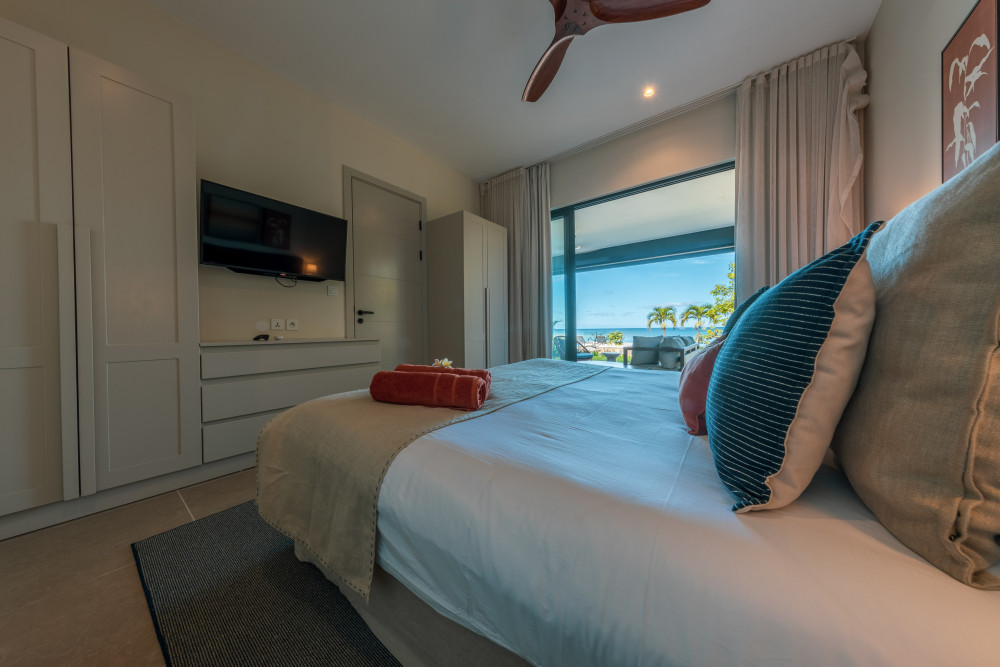 Beachfront 3-Bedroom Apartment with Beach & Mountain Views – West Coast Mauritius — image 5