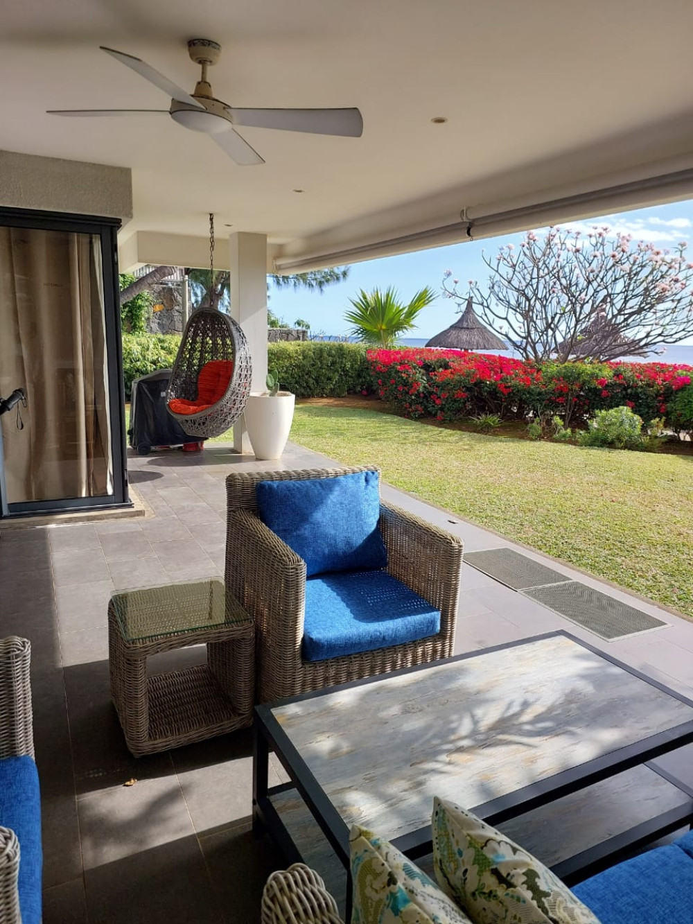 Beachfront 3-Bedroom Apartment with Lagoon Views – West Coast Mauritius — image 4
