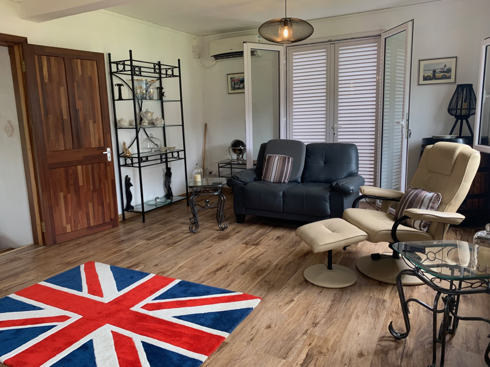 2 Properties for sale in Chamarel — image 1