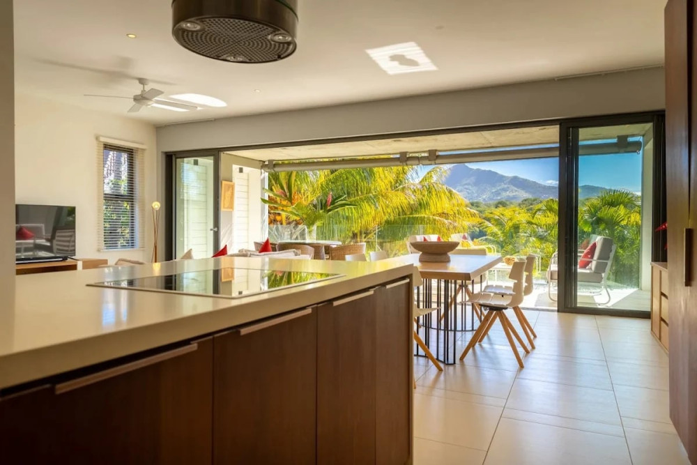 Contemporary Waterfront Apartment with Direct Sea Access — image 9