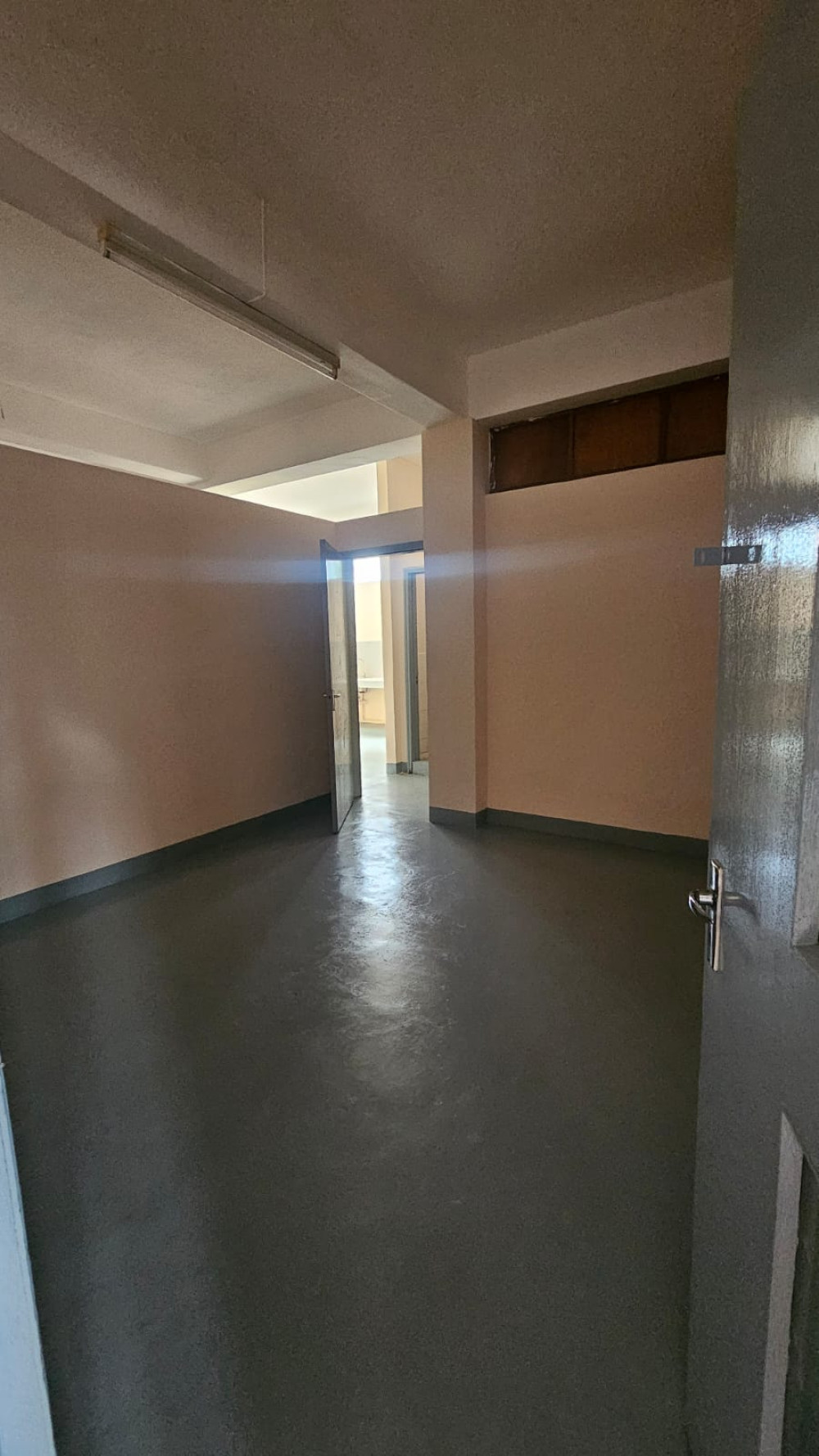 Office Space for Rent – Newly Renovated in Central Port Louis! — image 8