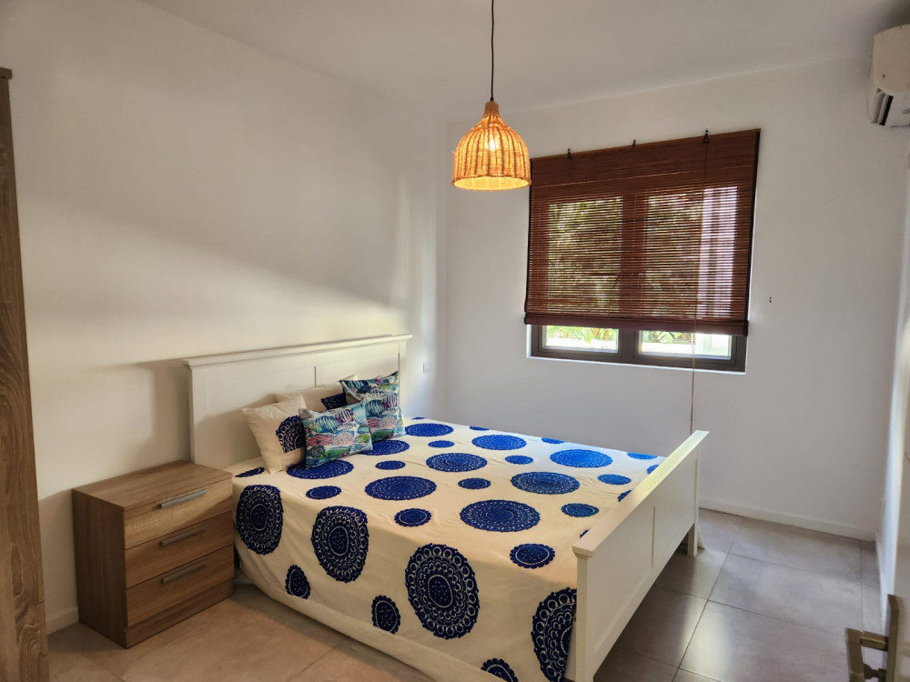 Cosy 2 Bedroom Apartment - For Rent - Black River — image 11