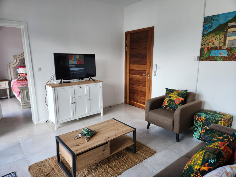 Cosy 2 Bedroom Apartment - For Rent - Black River — image 7