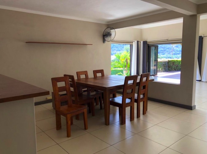 Modern 4 Bedroom Villa for rent in Rivier Noire — image 8