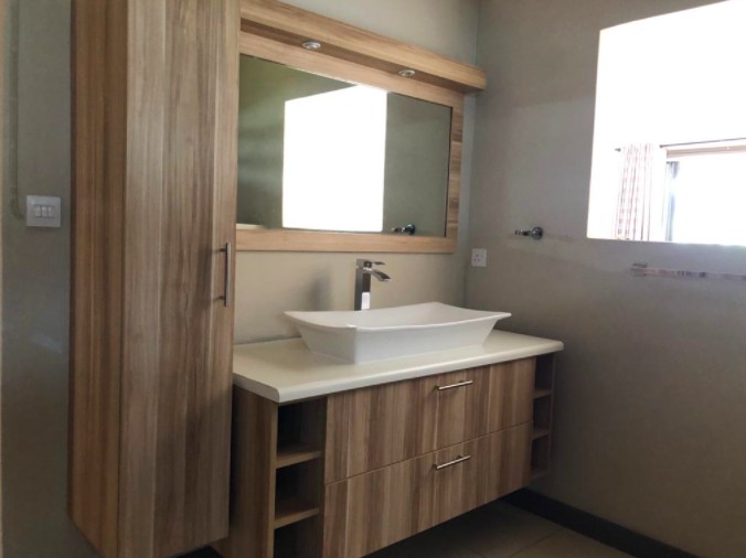 Modern 4 Bedroom Villa for rent in Rivier Noire — image 3