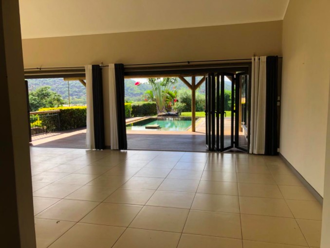 Modern 4 Bedroom Villa for rent in Rivier Noire — image 7
