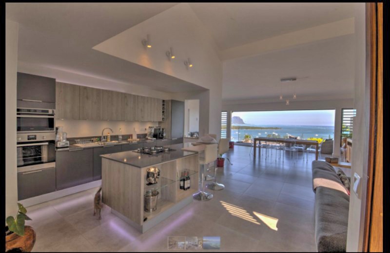 4 Bedroom Villa with exceptional views — image 3
