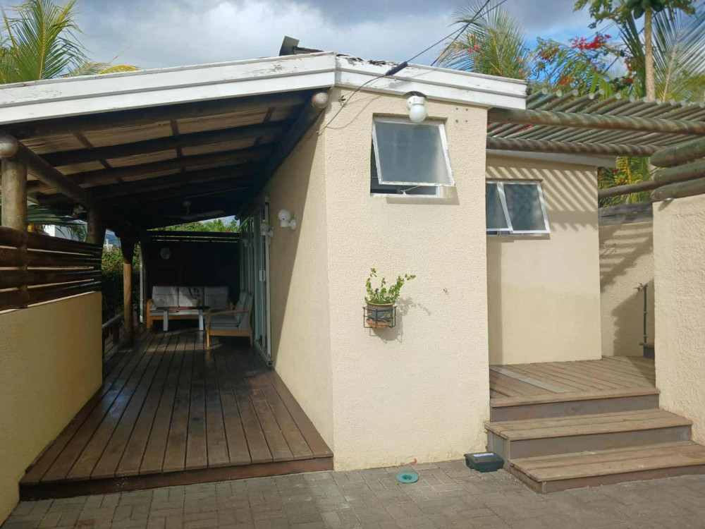 COSY 1 BEDROOM STUDIO - FOR RENT - TAMARIN — image 4