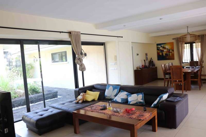 Attractive Tamarin Villa for Rent Starting September — image 2