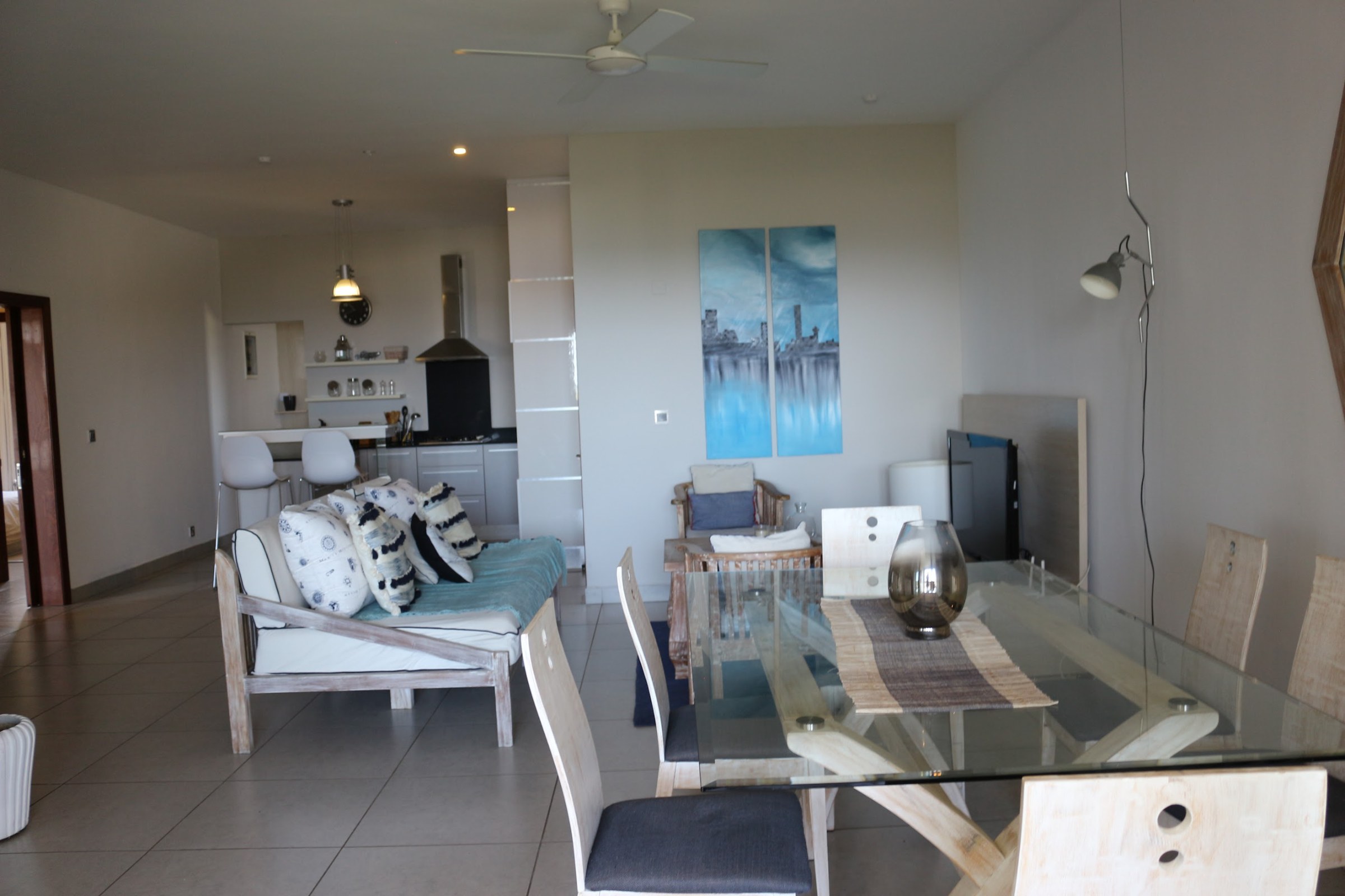 3-Bedroom Apartment with Sea Views – Long-Term Rental — image 3