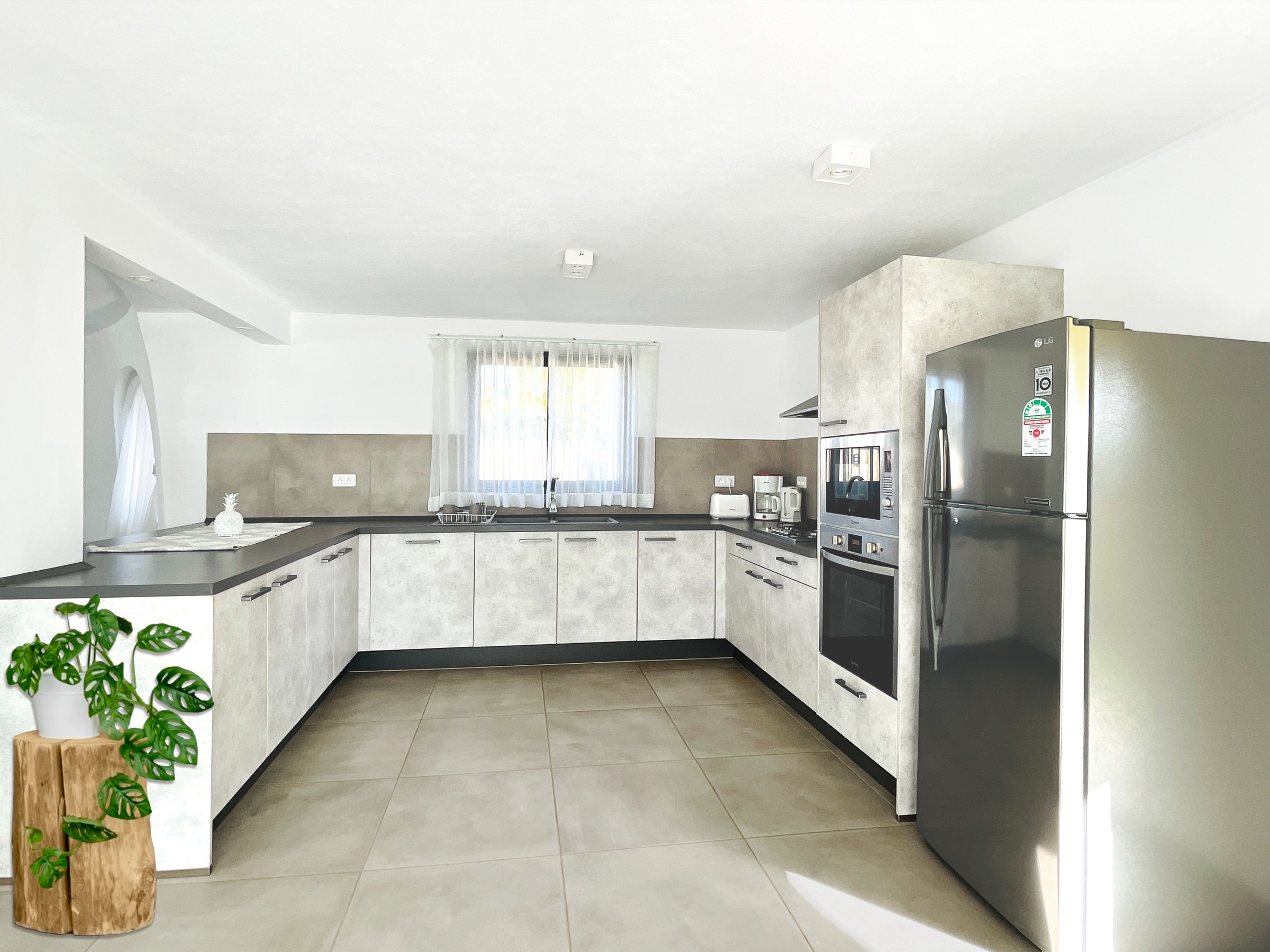 3-Bedroom Villa for Rent with Pool, Gym Access & Sea View – Mauritius — image 12