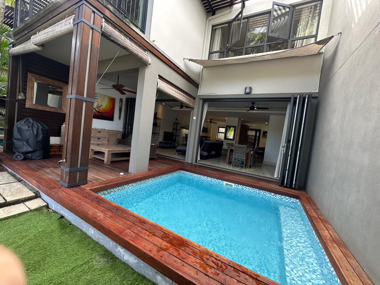 Waterfront 3-Bedroom Duplex in La Balise Marina — image 2