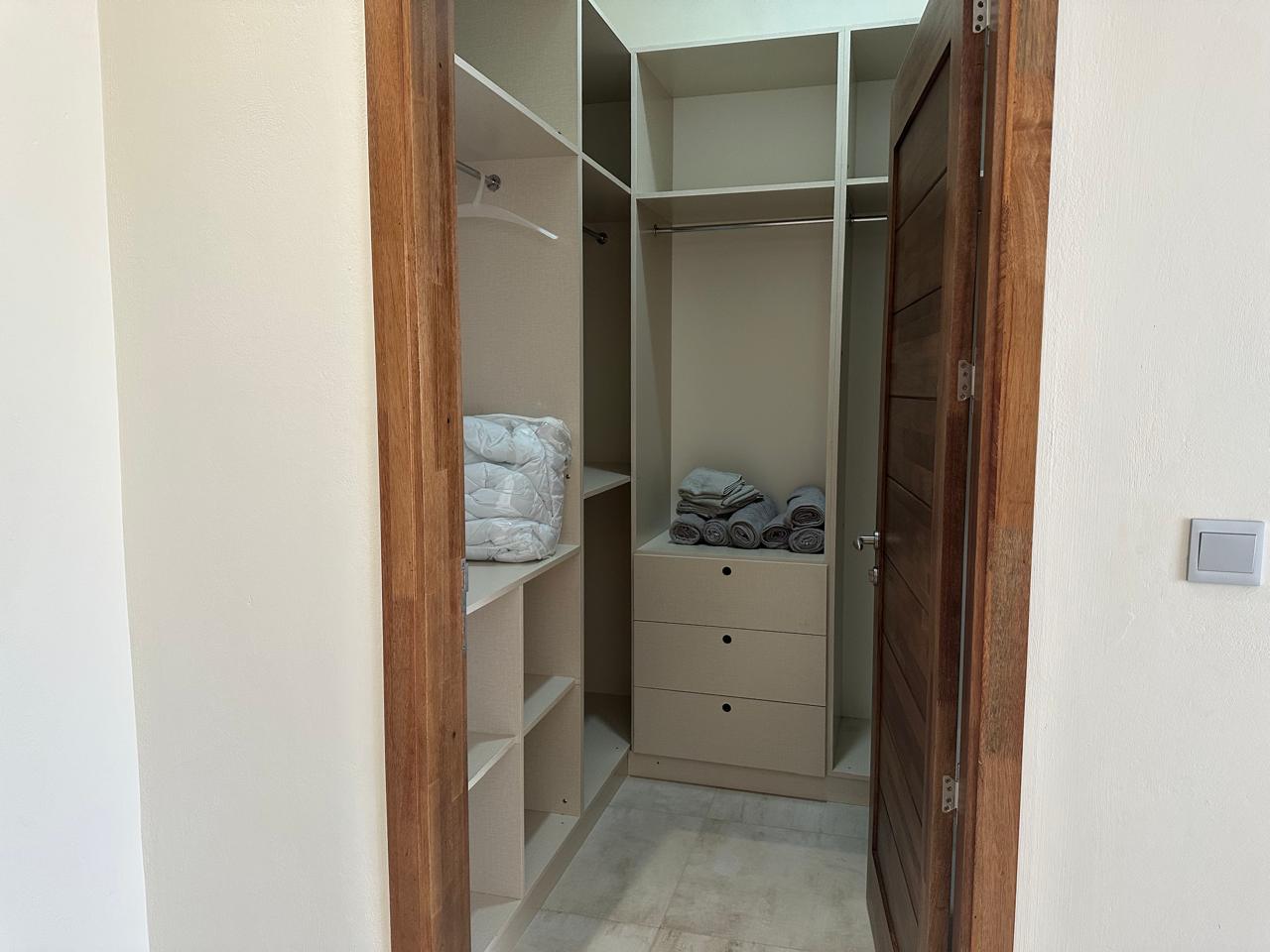 Contemporary New 4-Bedroom Residence in Tamarin — image 10