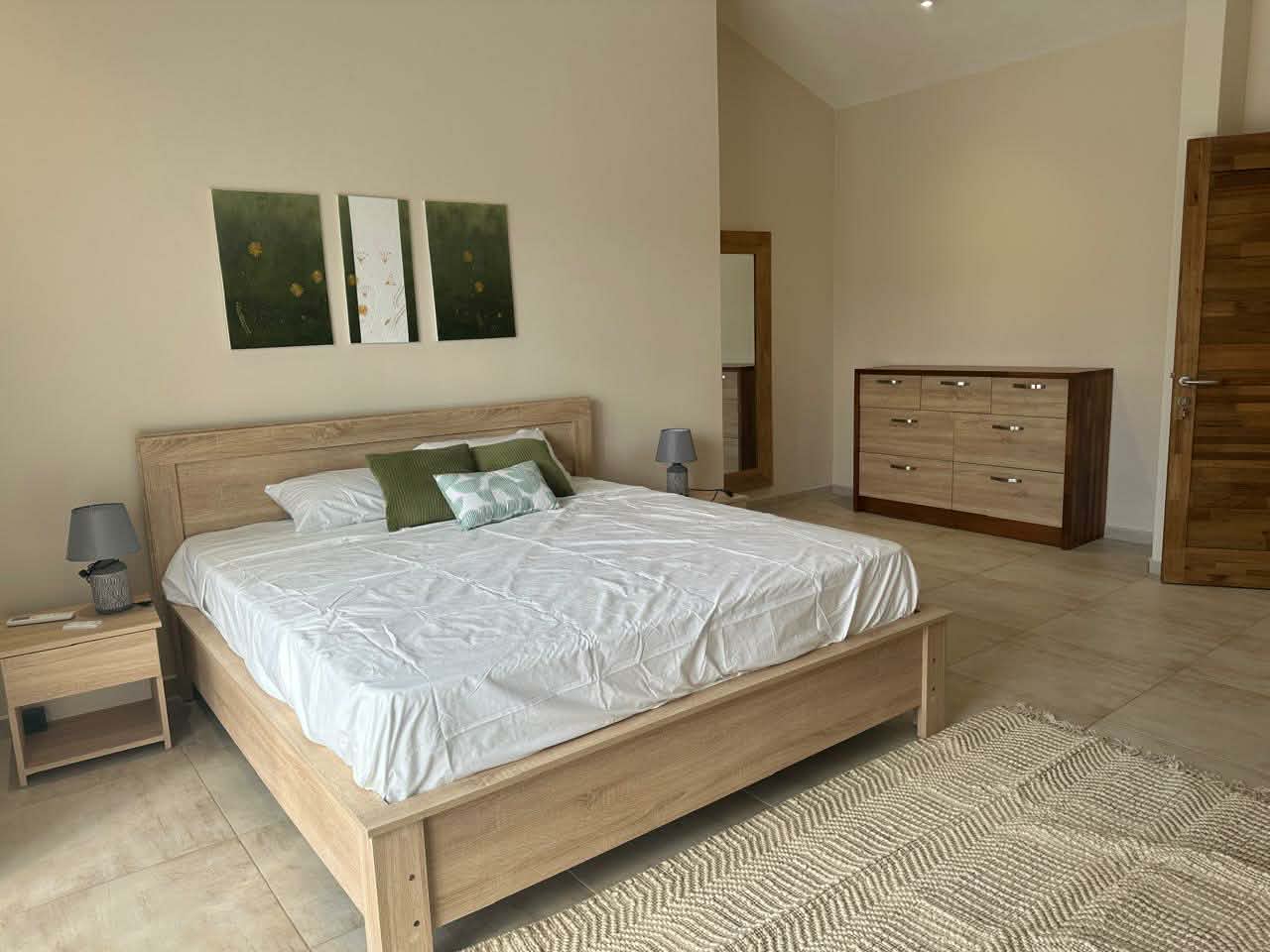 Contemporary New 4-Bedroom Residence in Tamarin — image 11