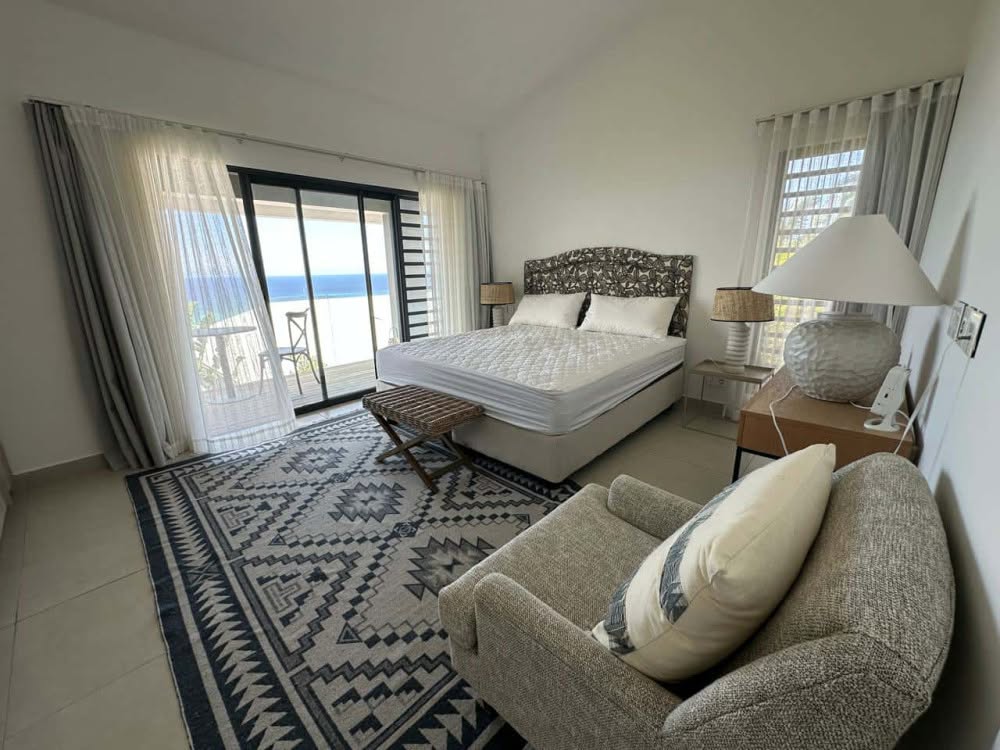 Luxury 5-Bedroom All En-Suite Villa with Lagoon Views – Black River — image 6