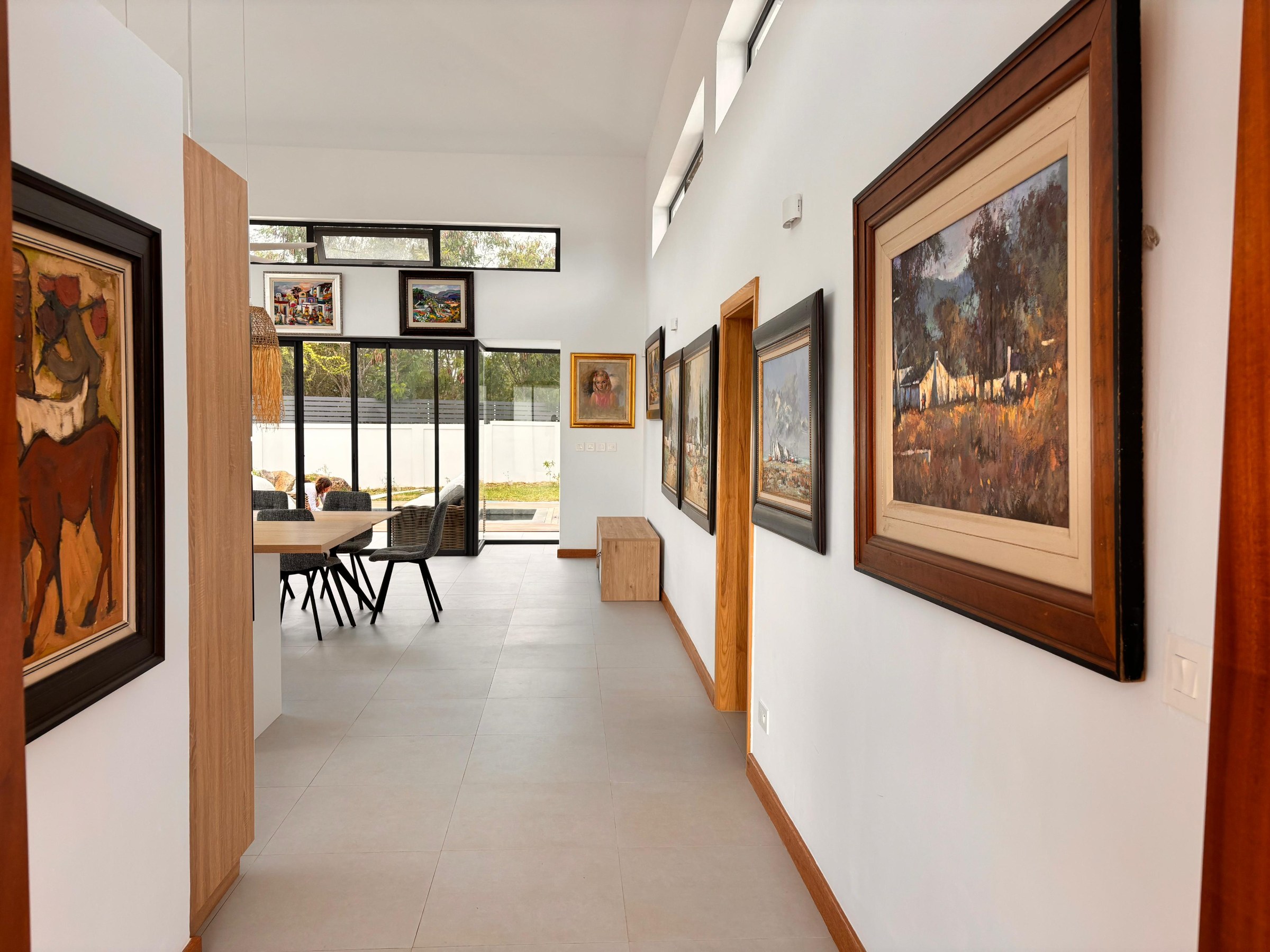 3 BEDROOM VILLA - FOR SALE - TAMARIN — image 2