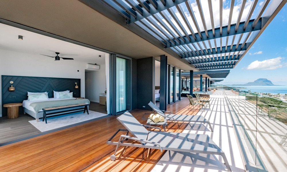FOR SALE – 4-BEDROOM LUXURY SEA-VIEW VILLA | TAMARIN, BLACK RIVER — image 2
