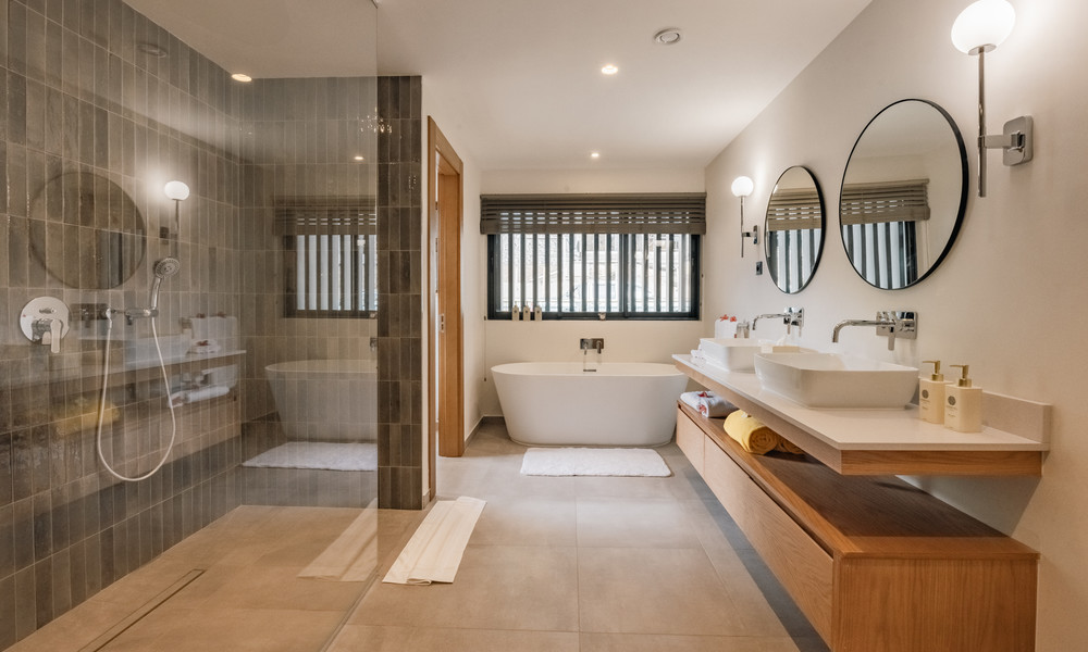 FOR SALE – 4-BEDROOM LUXURY SEA-VIEW VILLA | TAMARIN, BLACK RIVER — image 5