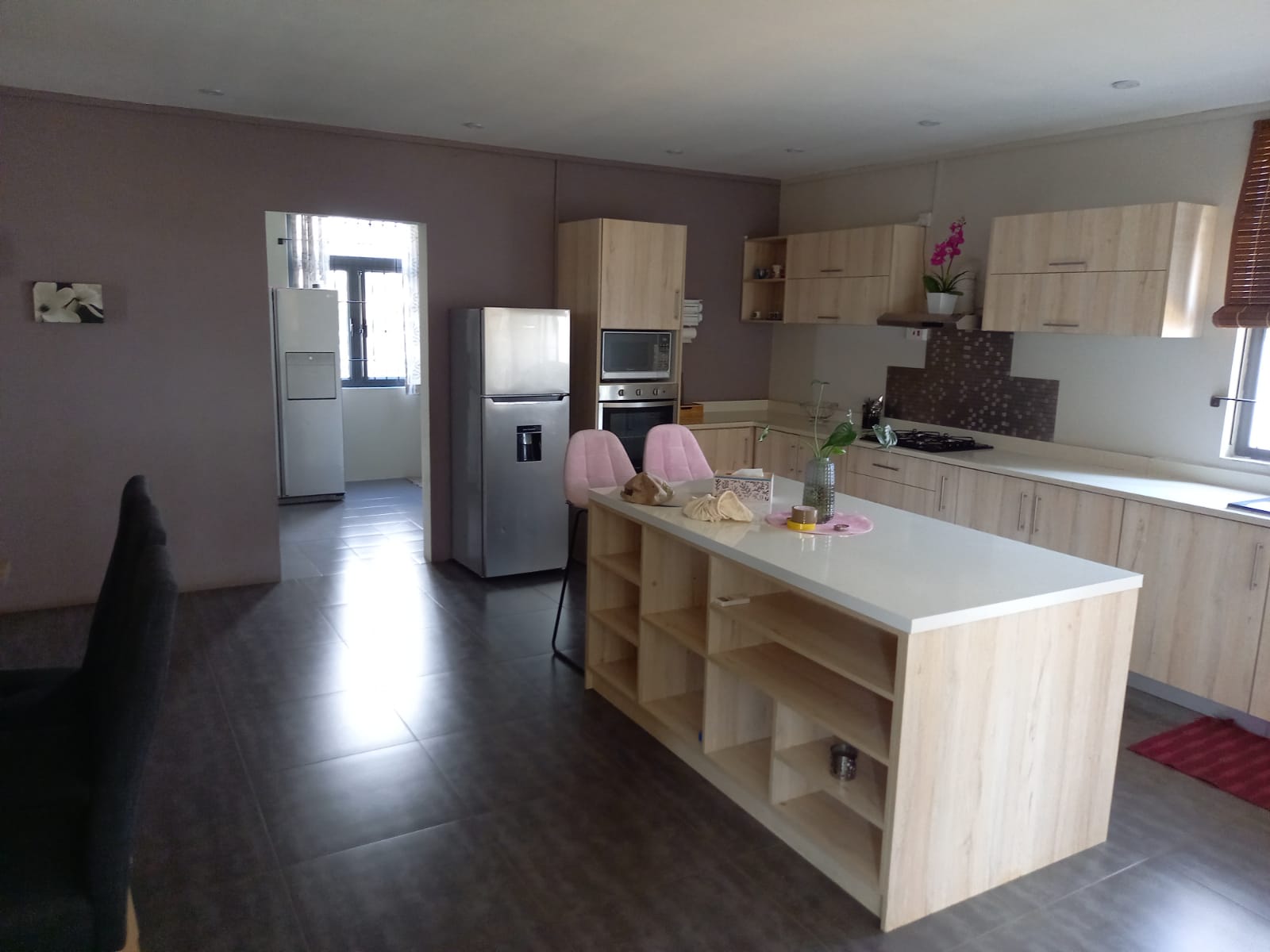 Modern 5 bedrooms house for sale — image 4