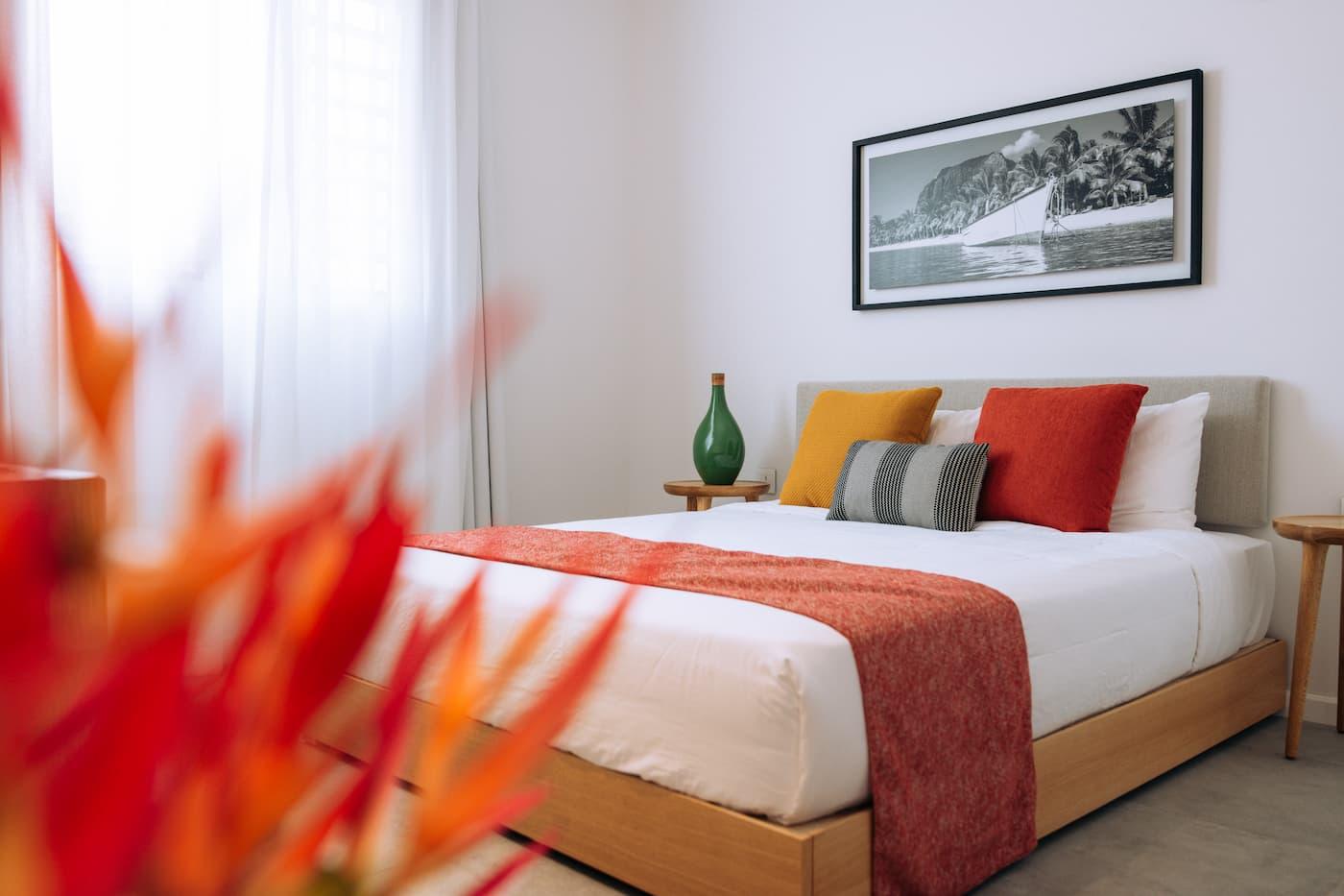 Spacious 2-Bedroom Apartment with Modern Amenities — image 2