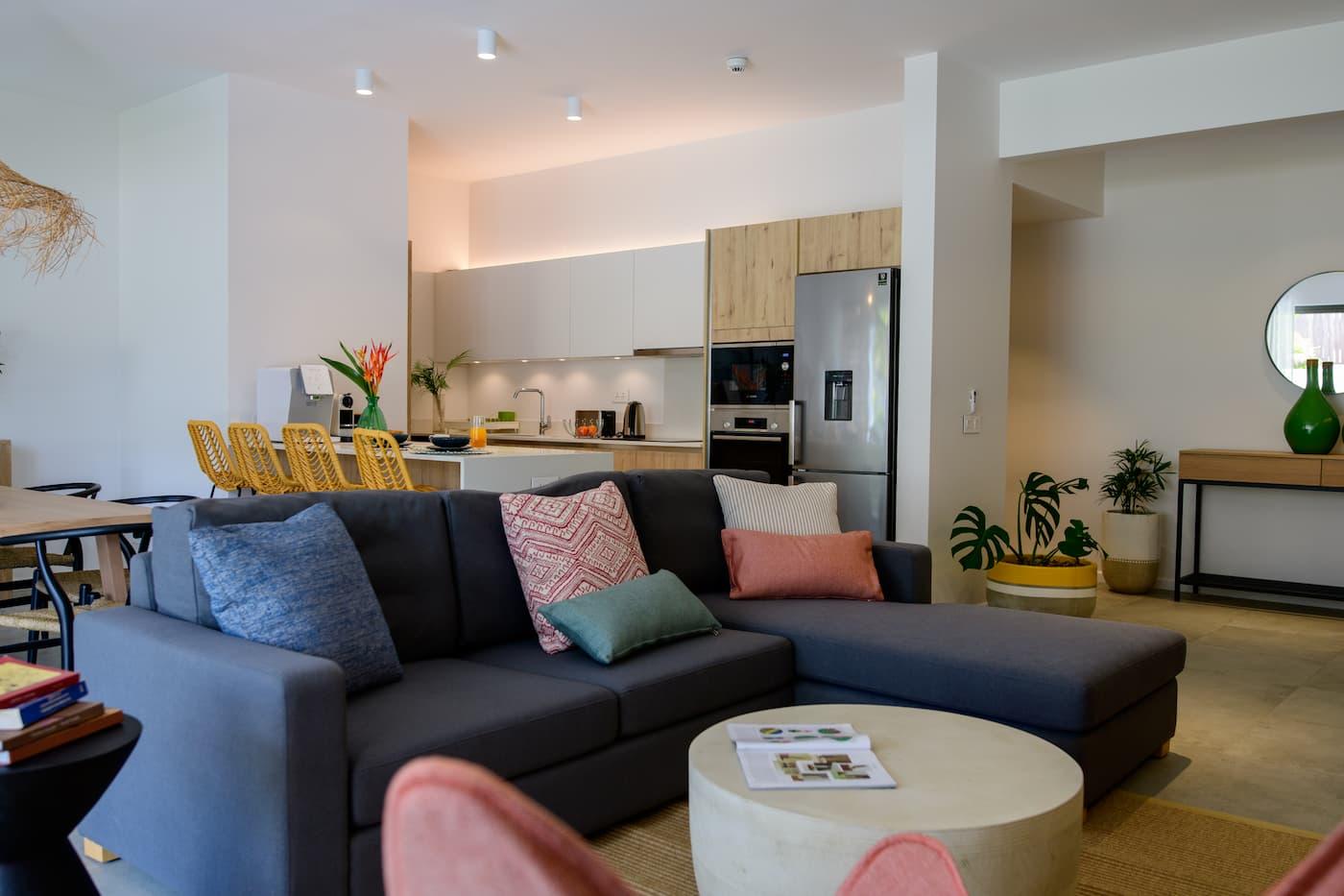 Spacious 2-Bedroom Apartment with Modern Amenities — image 6