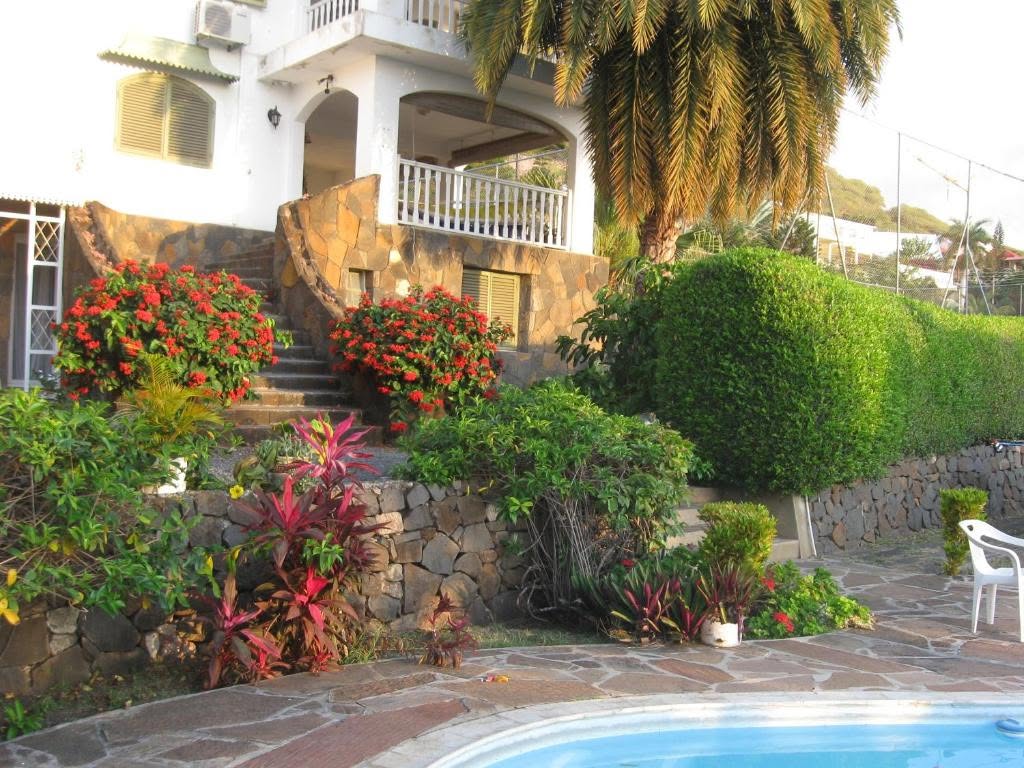 Estate Villa with Airbnb Guest Suites, Squash Courts & Sea Views - For sale - Tamarin — image 12