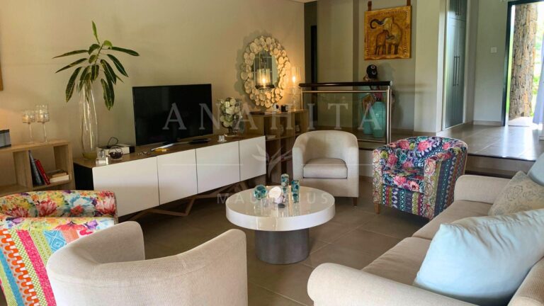 3-Bedroom Apartment with Lagoon & Golf Views — image 3