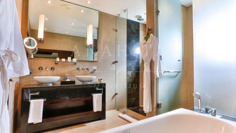 2-Bedroom Apartment with Sea Views — image 4