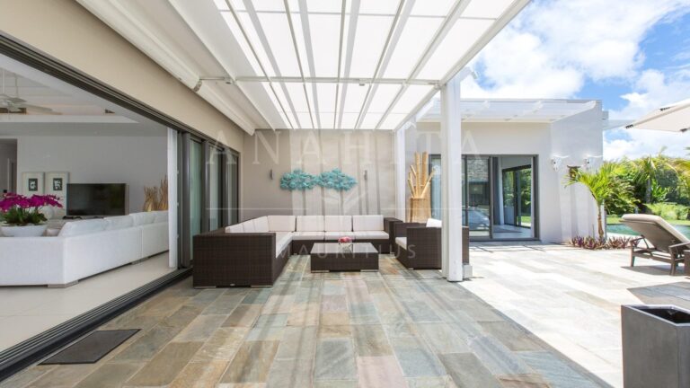 Exclusive 4-Bedroom Villa with Breathtaking Golf Views  — image 6