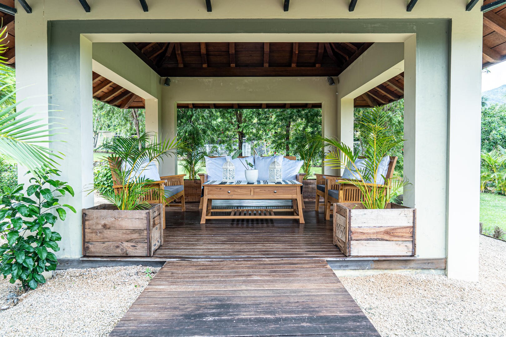 Sophisticated 5 Bedroom Villa in Black River — image 15