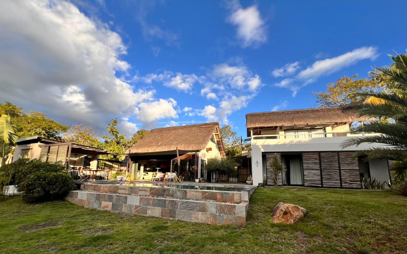Black River | Elegant 3-Bedroom Villa with Private Guest Cottage & Pool — image 1
