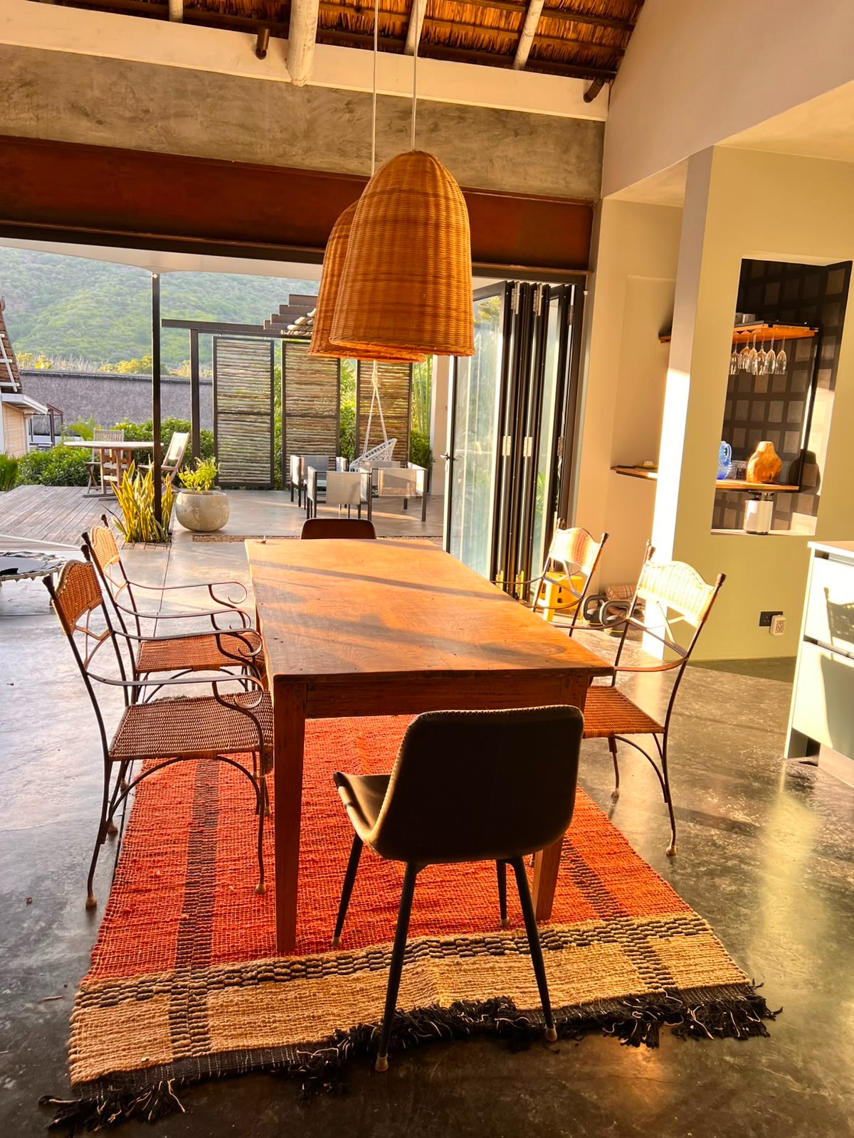 Black River | Elegant 3-Bedroom Villa with Private Guest Cottage & Pool — image 4