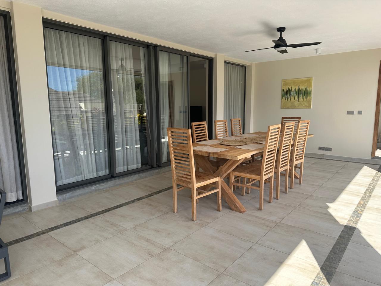 Contemporary New 4-Bedroom Residence in Tamarin — image 3