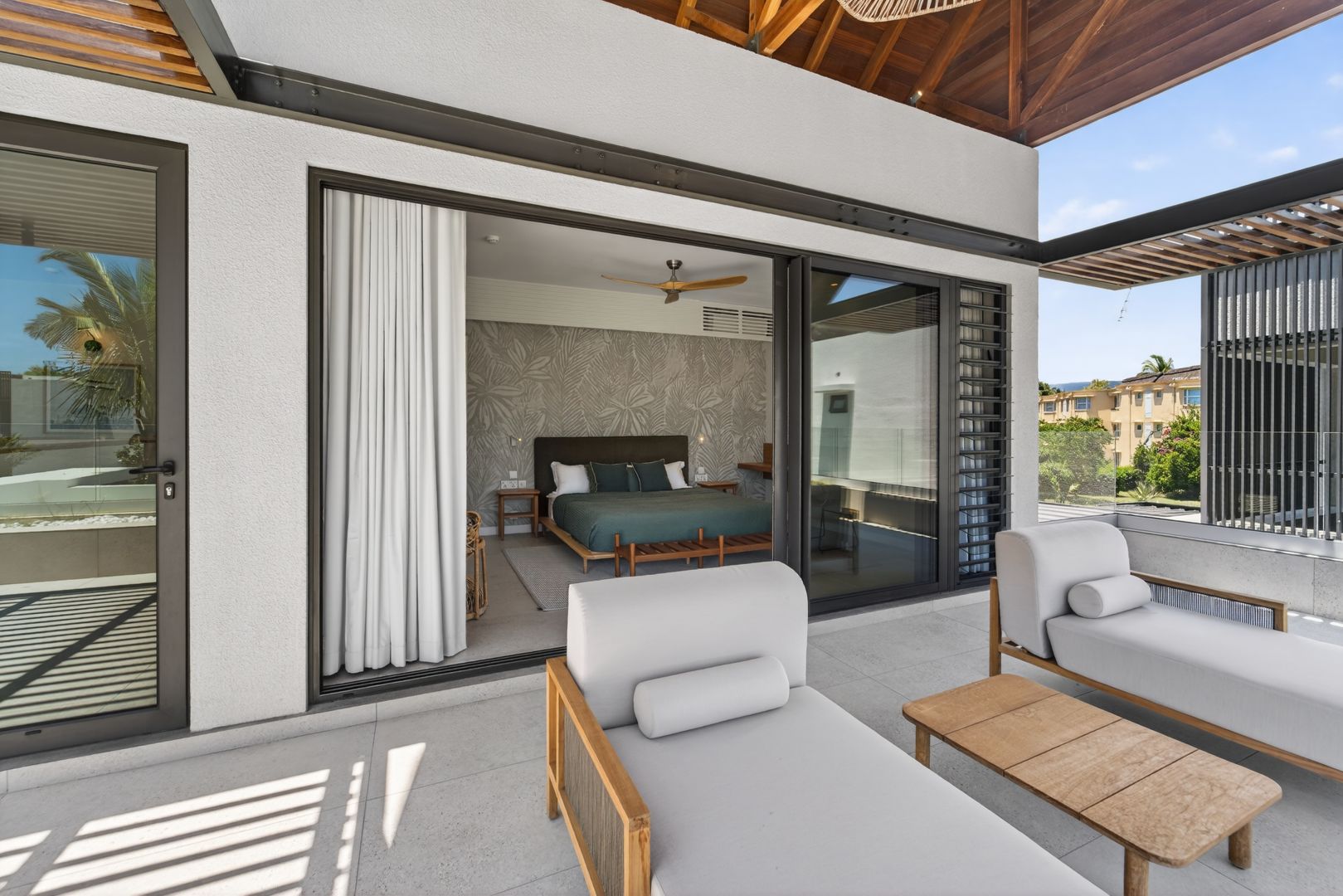 Exclusive Beachfront Villas - For Sale - Black River — image 9