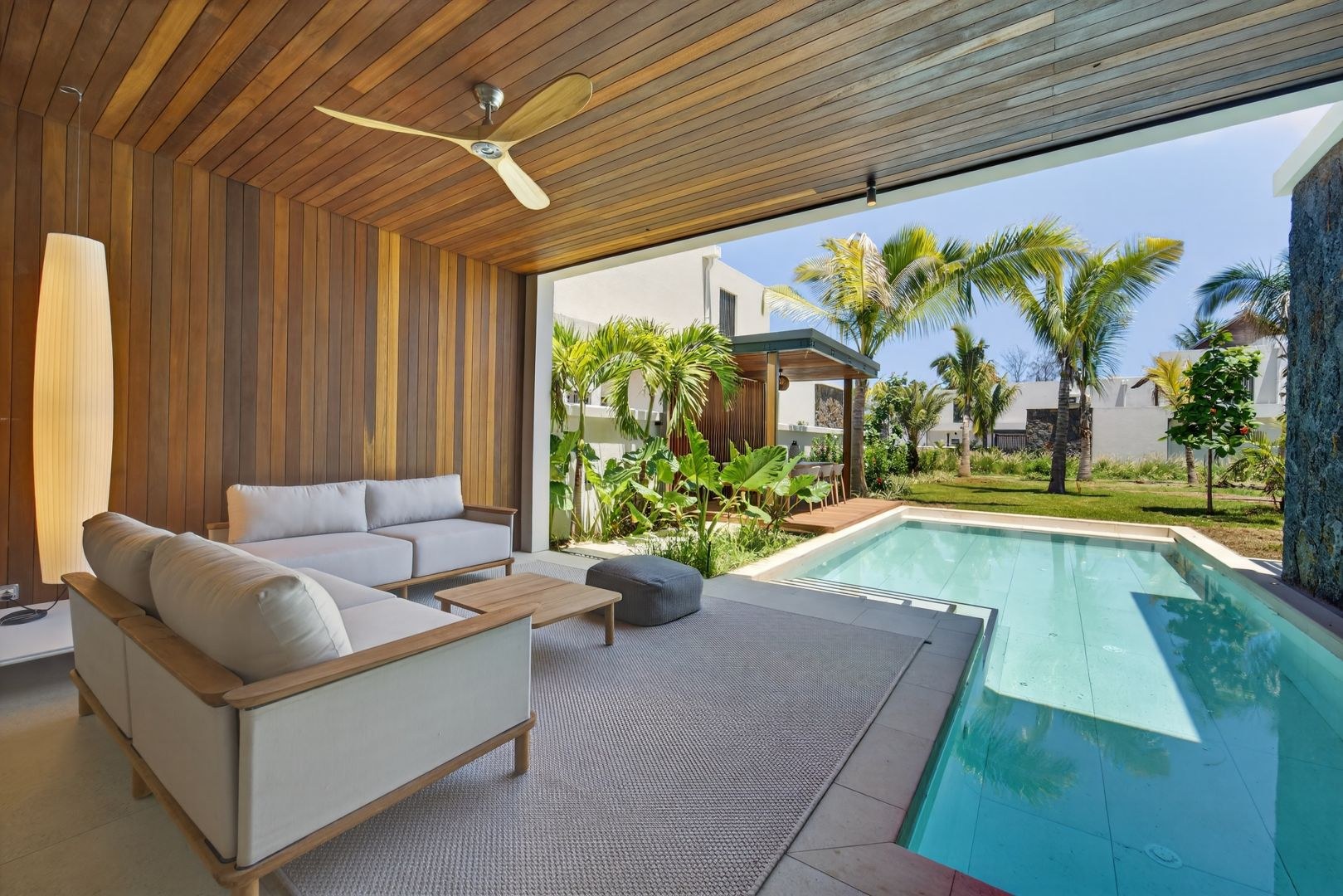 Exclusive Beachfront Villas - For Sale - Black River — image 2