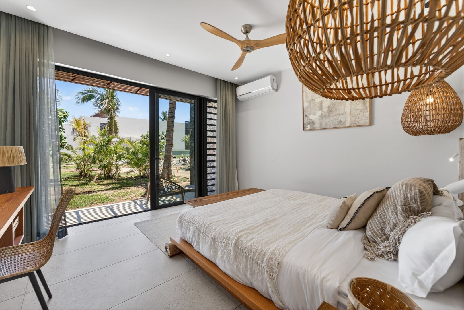 Exclusive Beachfront Villas - For Sale - Black River — image 13