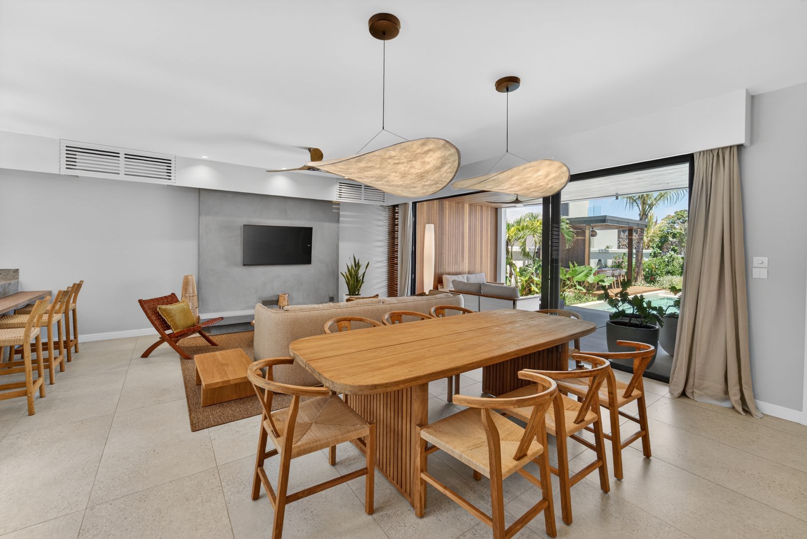 Exclusive Beachfront Villas - For Sale - Black River — image 15