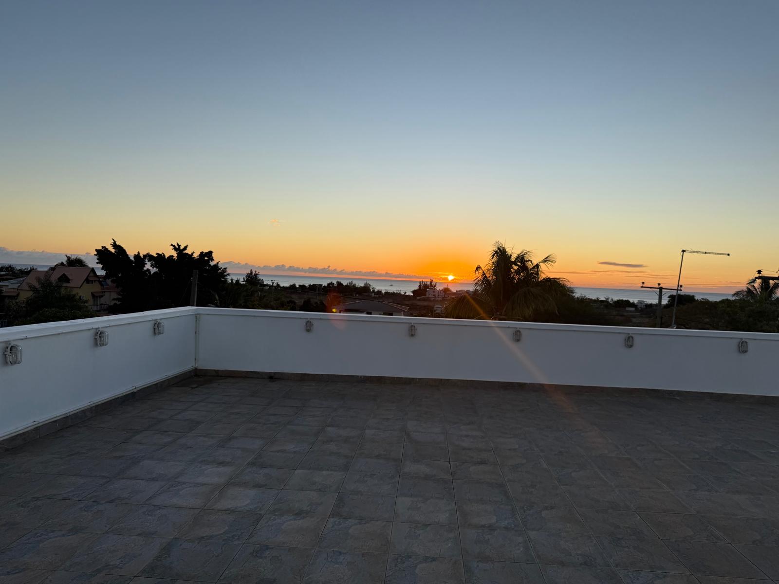 Spacious 4-Bedroom Family Home in Tamarin — image 10