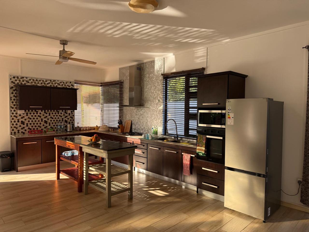 Spacious 4-Bedroom Family Home in Tamarin — image 4