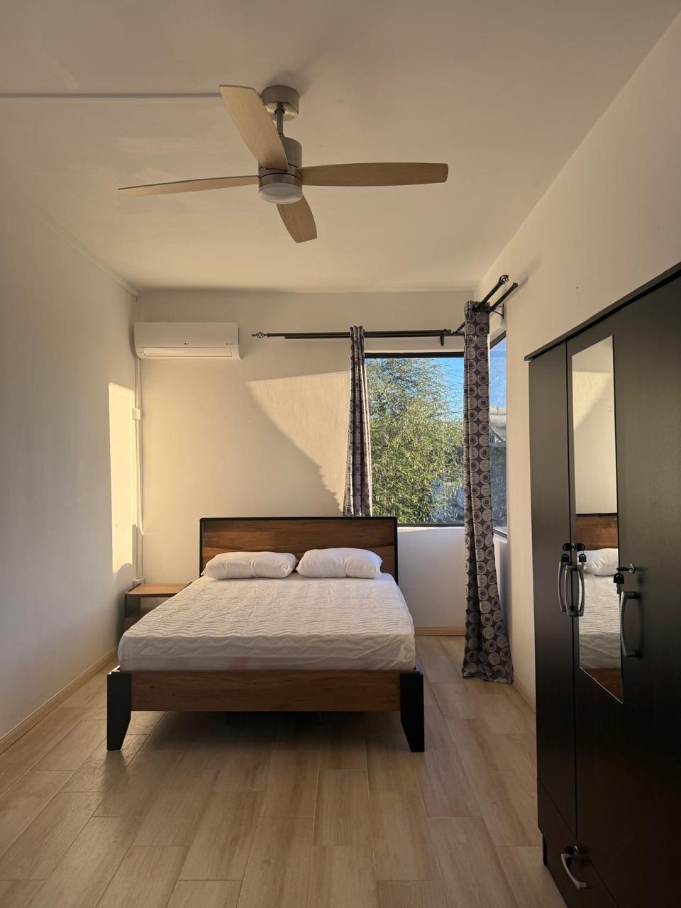 Spacious 4-Bedroom Family Home in Tamarin — image 7