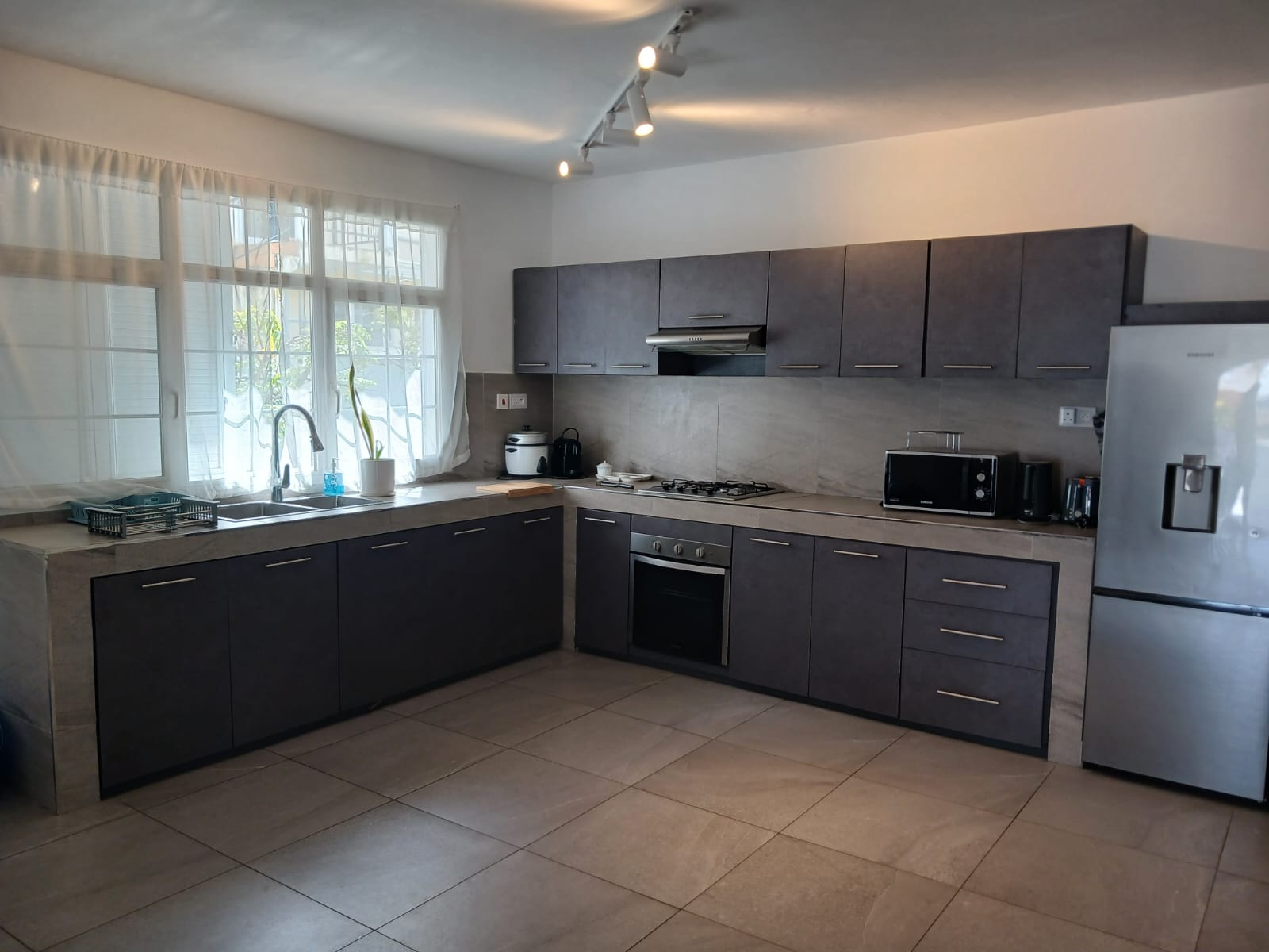 3 BEDROOM GROUND FLOOR HOUSE FOR RENT   — image 4