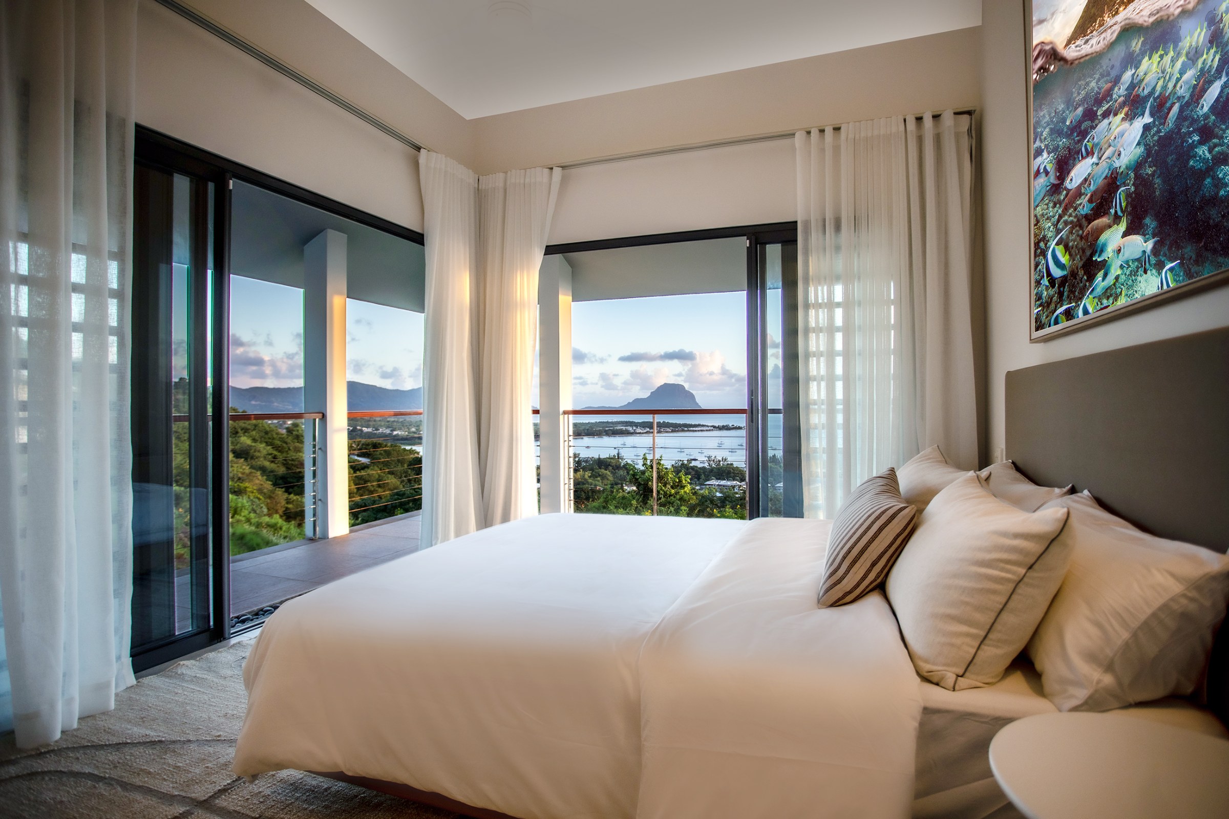 Luxurious 4-Bedroom Villa with Breathtaking Le Morne Views — image 13