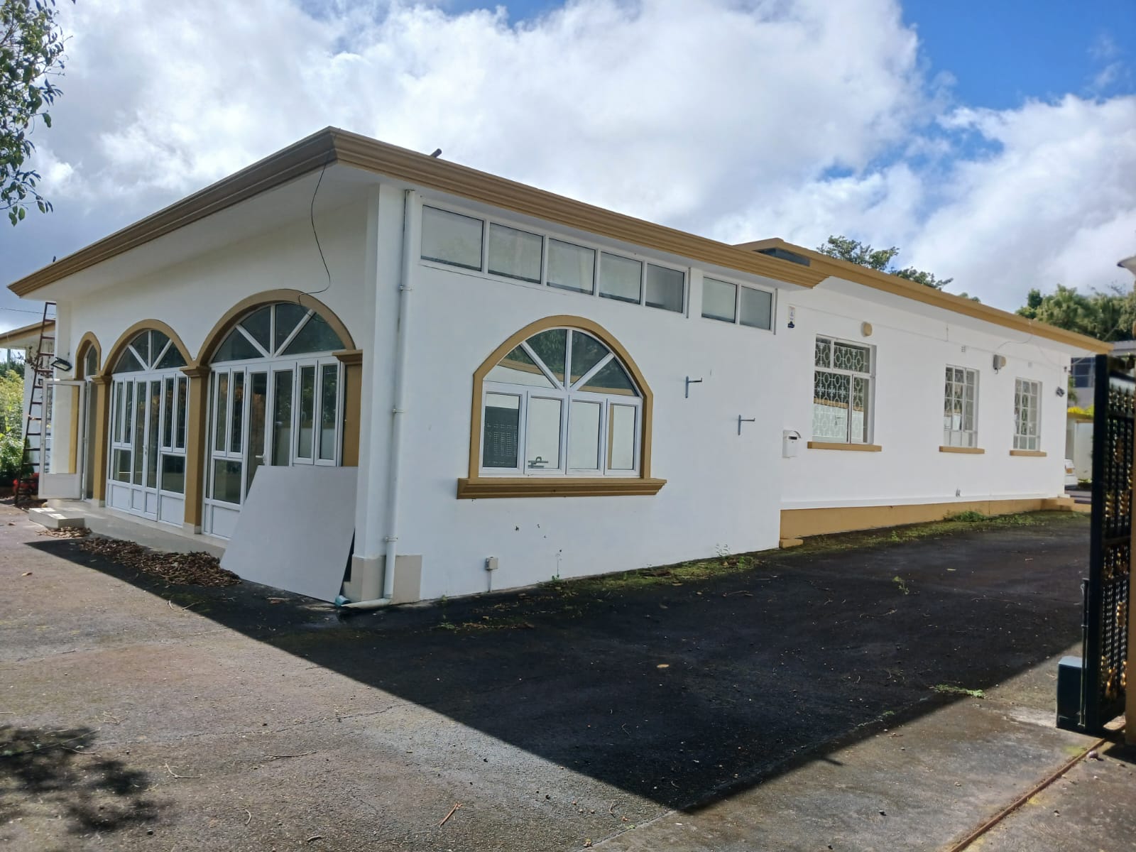 Curepipe House - A Cultural Sanctuary with Garden Views — image 1