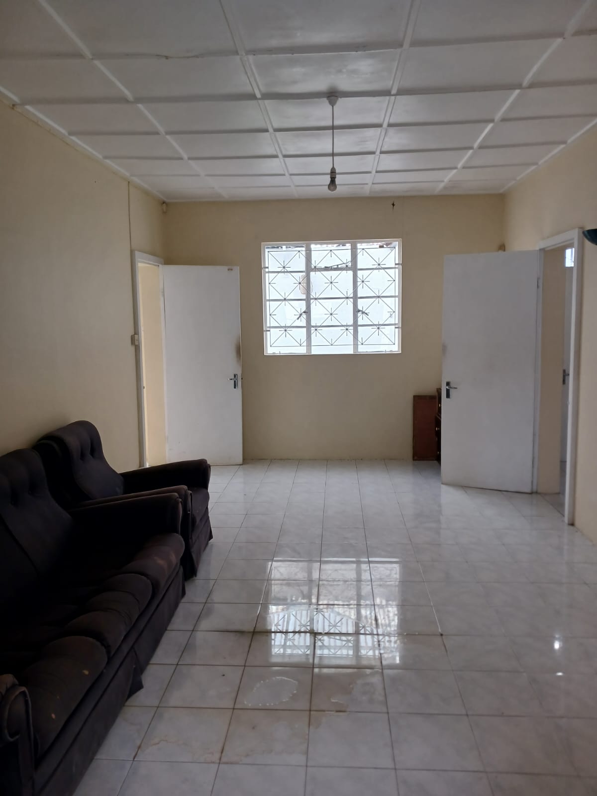 Curepipe House - A Cultural Sanctuary with Garden Views — image 7